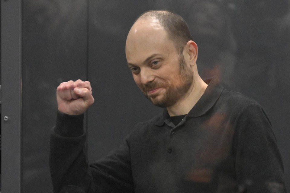 Vladimir Kara-Murza tijdens zijn proces in juli vorig jaar.