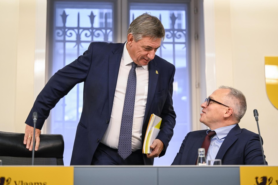 Vlaams minister-president Jan Jambon met Vlaams minister van Financiën Matthias Diependaele.