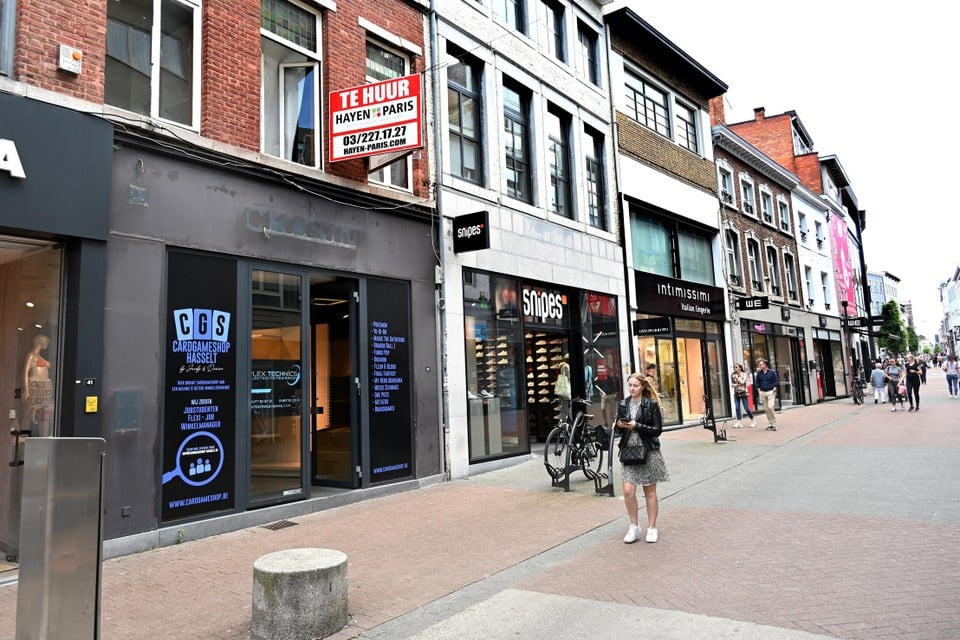 Midden op de Demerstraat in Hasselt, de drukste winkelstraat van Limburg, opent over twee weken een speciaalzaak voor ruilkaarten en Pokémonspullen. 