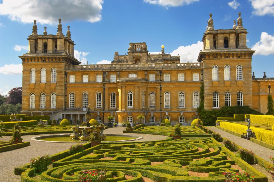 Blenheim Palace is UNESCO-werelderfgoed en is gevuld met waardevolle kunst en meubelen.