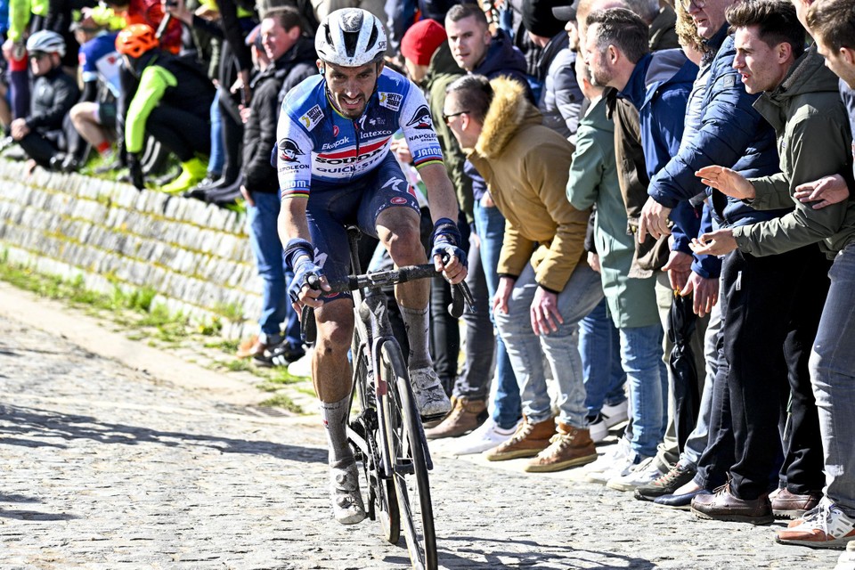 Julian Alaphilippe is woensdag kopman in Dwars door Vlaanderen, zondag is hij dat ongetwijfeld ook in de Ronde.