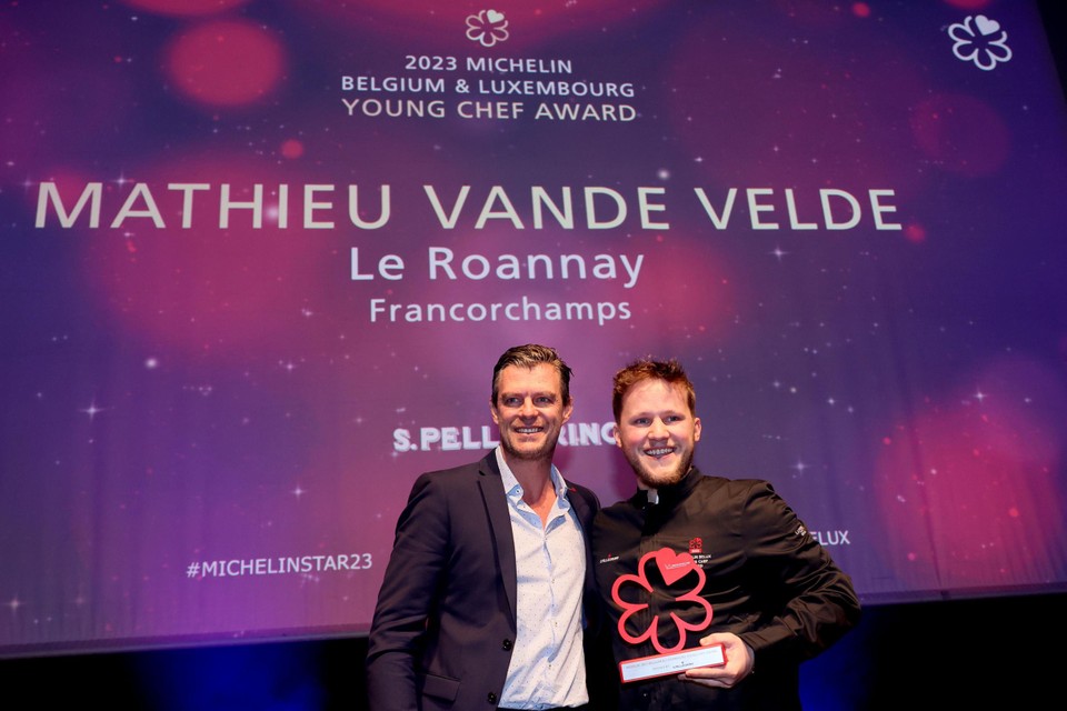 De prijs voor jonge chef gaat dit jaar naar Mathieu Vande Velde (24) van Le Roannay in Franchorchamps.