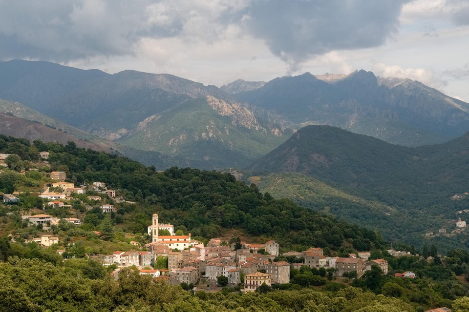 Vico ligt in het zuiden van het Franse eiland Corsica.
