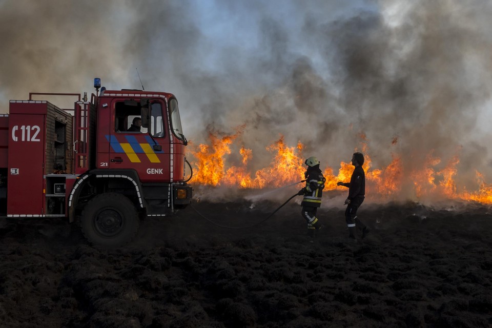 De brandweer wordt vaak betrokken bij de beheerbrandjes zodat ze nog eens kunnen oefenen op het blussen van heidebranden. 
