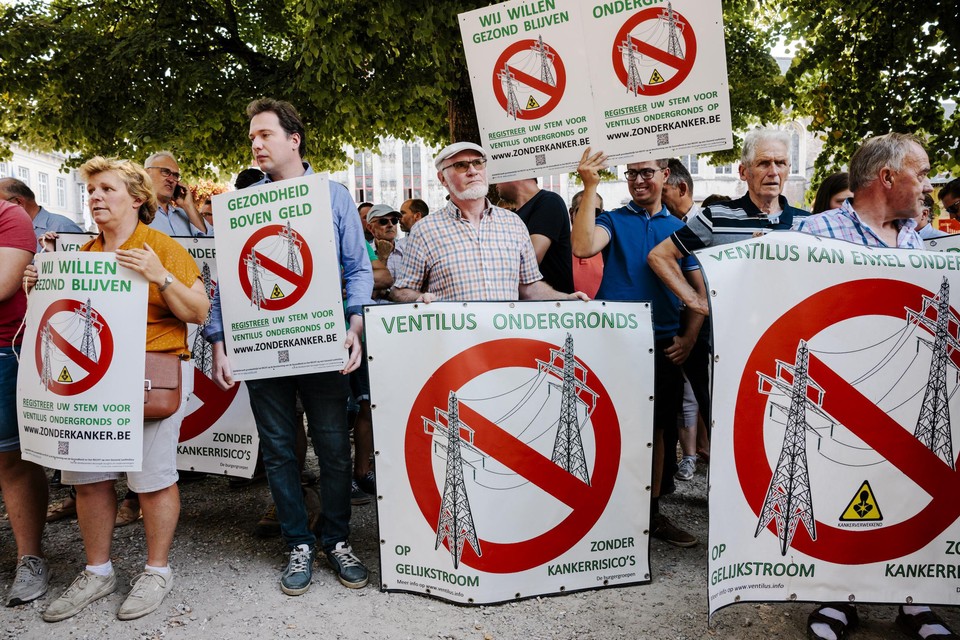 Vrijdag hielden tegenstanders van de bovengrondse versie van het Ventilus-project een protestactie in Brugge. 
