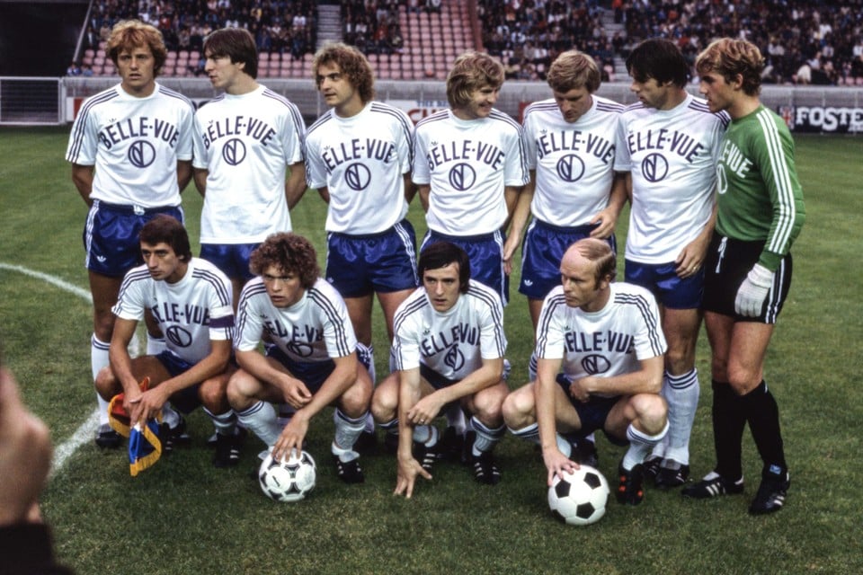 Ruud Geels, met zijn typische kapsel, rechtsonder op de ploegfoto van Anderlecht.