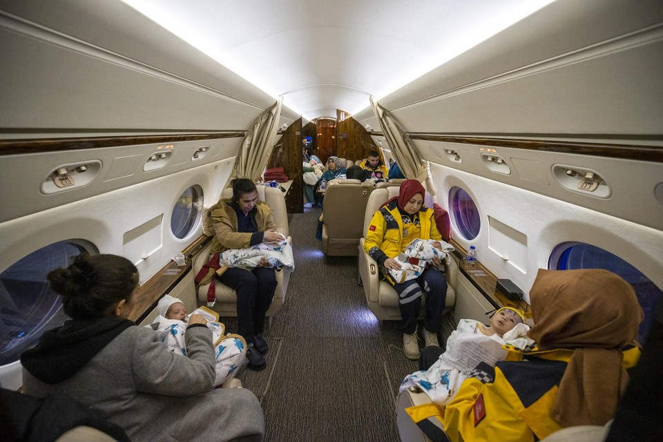 Zestien baby’s onderweg naar Ankara in het privévliegtuig van president Erdogan