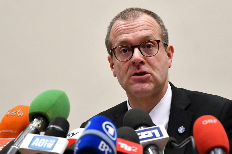 Europees expert Hans Kluge kreeg van de Wereldgezondheidsorganisatie geen toestemming om te komen getuigen over de Belgische aanpak van de coronacrisis. 