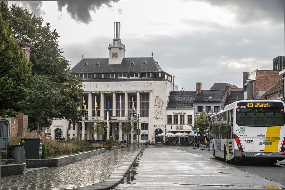 Het stadhuis in Turnhout is het eerste wat te zien is op de teaser van de pornofilm 