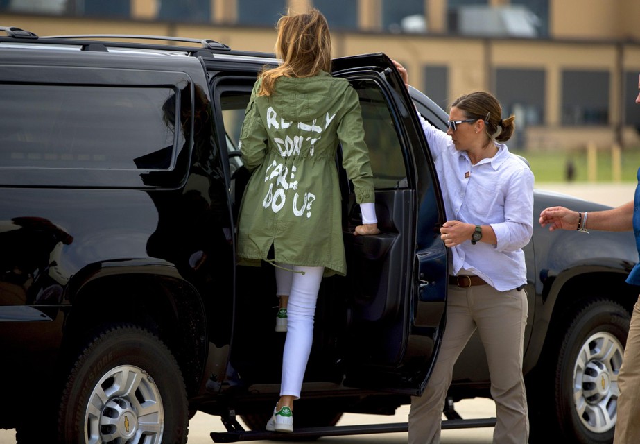 Donald Trump zou uitgevlogen zijn tegen zijn vrouw nadat ze deze jas droeg. 