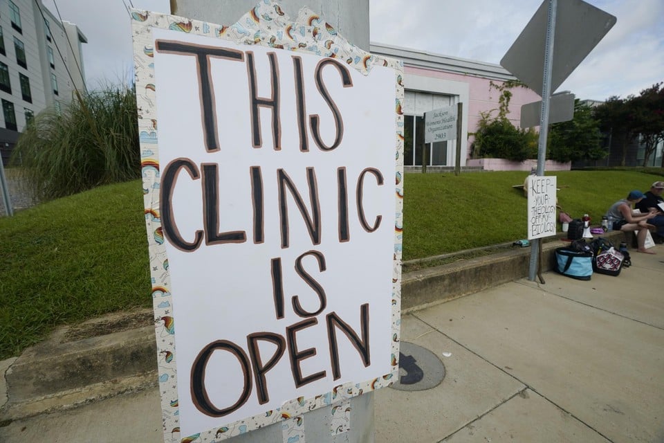 De enige overblijvende abortuskliniek in Mississippi werkt (voorlopig) ook op zondag.  