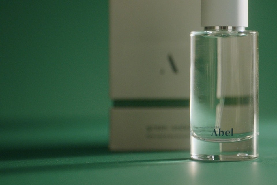 <P>Parfum Green Cedar - Abel - 118 euro (50 ml) Een parfum dat je natuurlijke lichaamsgeur ondersteunt.</P>