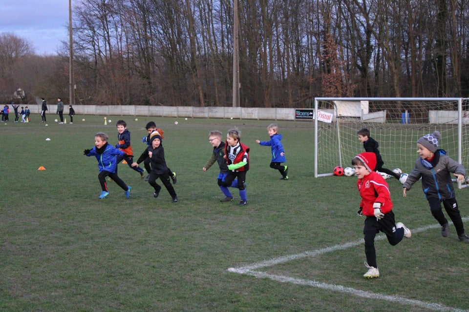FC Alken dreigt met juridische stappen als de kinderen toch op de terreinen in Terkoest blijven spelen.