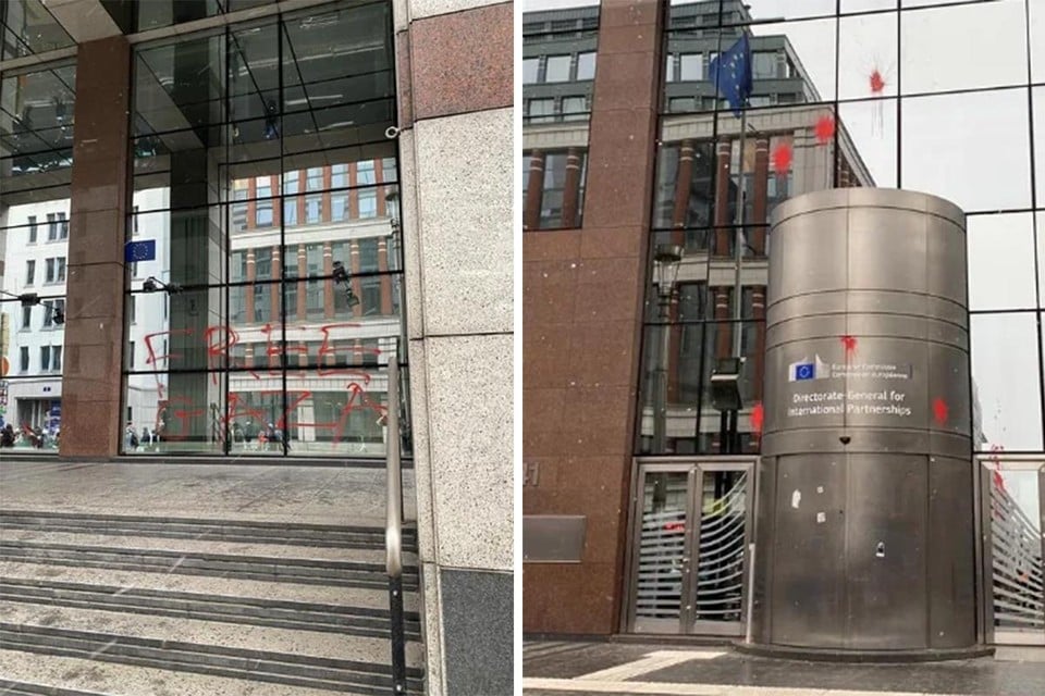 In het straatbeeld zijn opvallend veel Palestijnse vlaggen te zien en de gevel van het gebouw van de Europese Commissie werd beklad met rode verf.