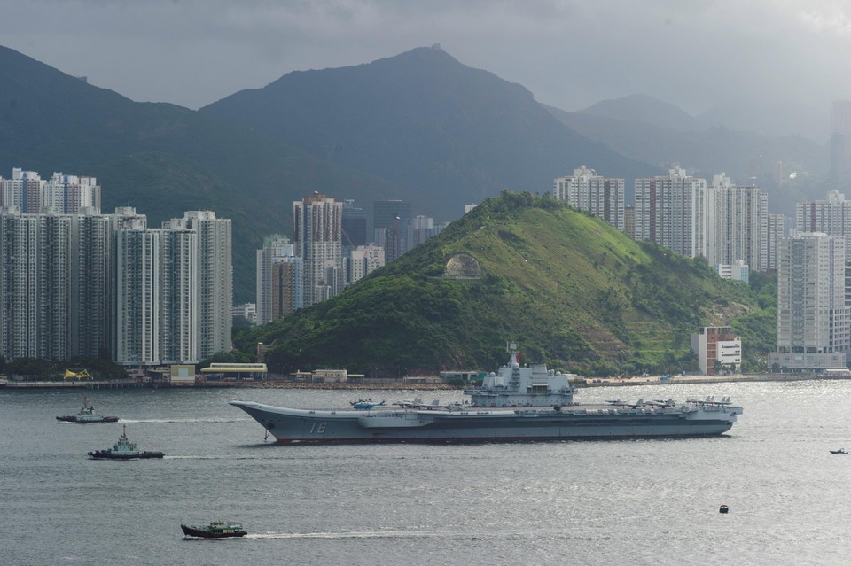 De Liaoning, één van de vliegdekschepen van de Chinese marine. (Archiefbeeld) 