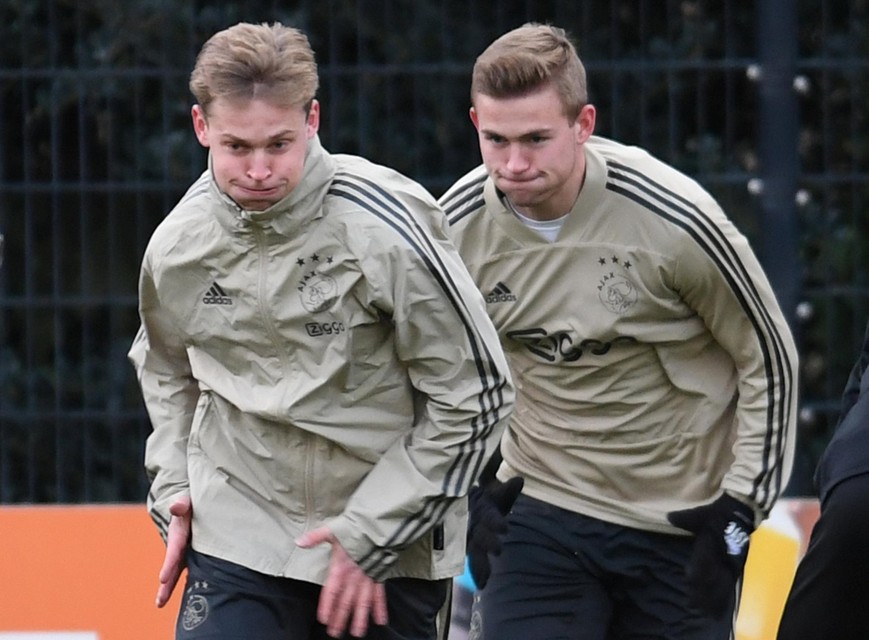De Jong en De Ligt brachten hun ex-club Ajax samen meer dan 170 miljoen euro op. 