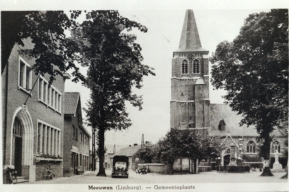 In de jaren 50 lag het centrum van Meeuwen vol kasseien, wat het vervoer in de buurt niet zo makkelijk maakte.  