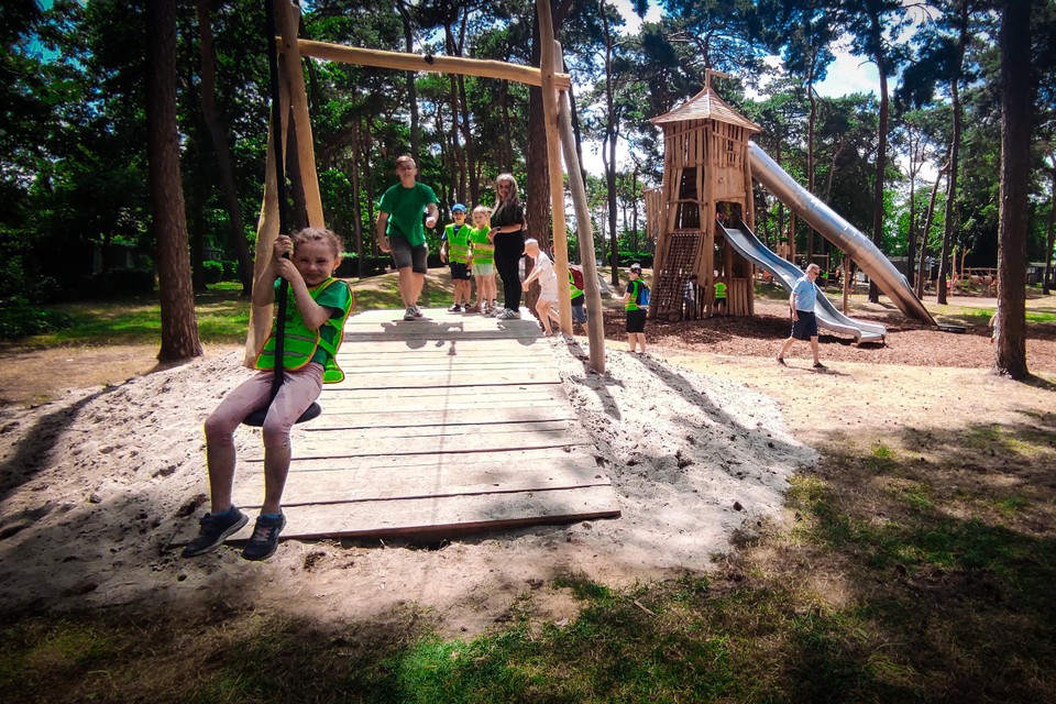 De Lommelse kinderen kunnen zich deze zomer uitleven op nieuwe speeltuigen.