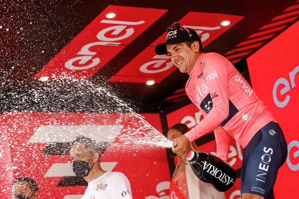 Carapaz begint aan de laatste Giro-week als leider. 
