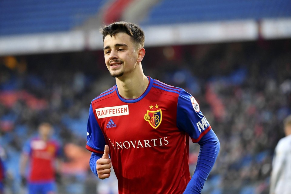 Edon Zhegrova werd vorig seizoen verhuurd aan FC Basel. 