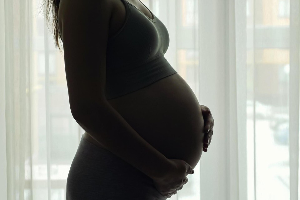 Zwangerschap en moederschap geven nog steeds aanleiding tot discriminatie op de werkvloer. 