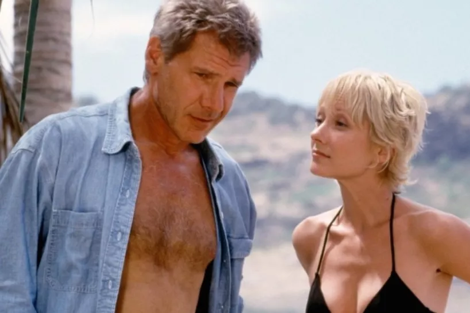 Anne Heche naast Harrison Ford in ‘Six days, seven nights’. 