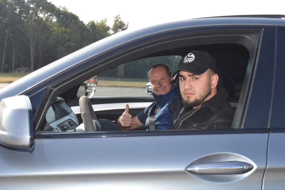 Isa (aan het stuur) kreeg rallypiloot Freddy Loix als ‘bijzitter’. 