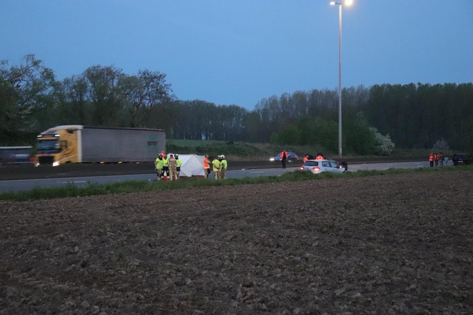Het dodelijke ongeval gebeurde zaterdag op de E40 ter hoogte van Sint-Lievens-Houtem.