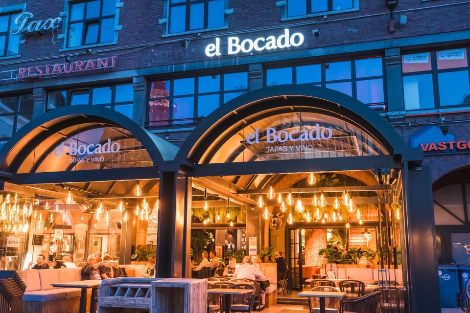 De vierde vestiging van El Bocado opent in het voormalige pand van Café Wembley. “Een ode aan de oprichter van die zaak zal zeker niet ontbreken bij ons”, zegt oprichter Jeffrey Tackoen. 