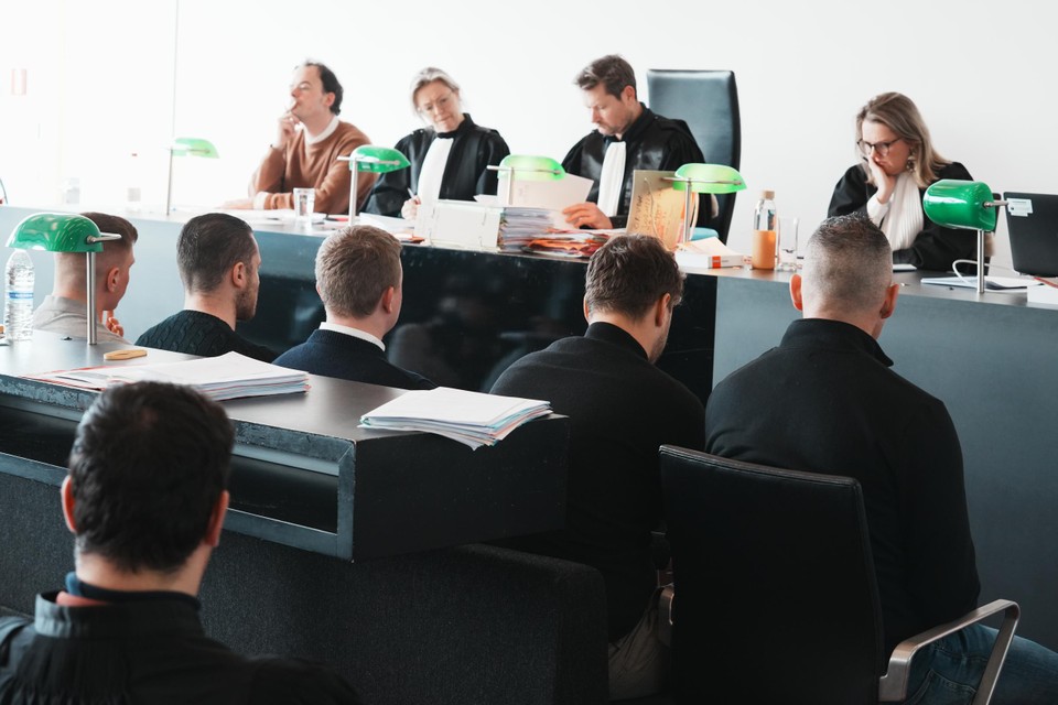 De Clubfans tijdens de behandeling van de zaak in de Gentse rechtbank.