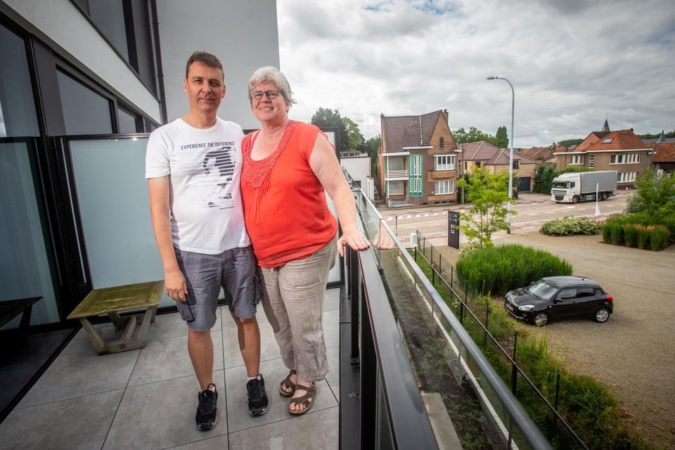 Kris en Ingrid huren nu een appartement in Zoutleeuw, maar de kosten lopen op. 