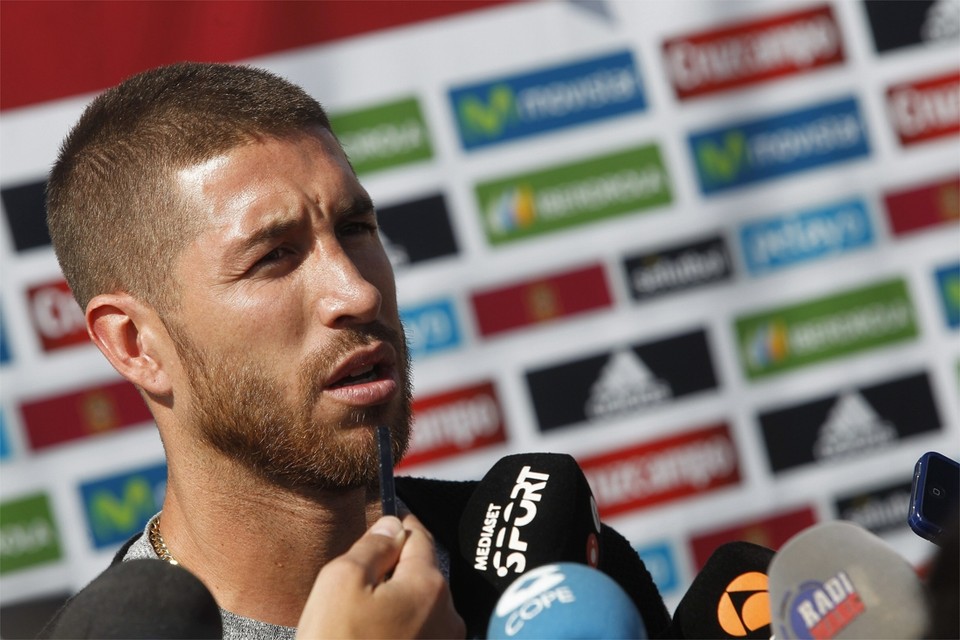 Spanje kan in de resterende EK-kwalificatiewedstrijden geen beroep doen op deze Sergio Ramos