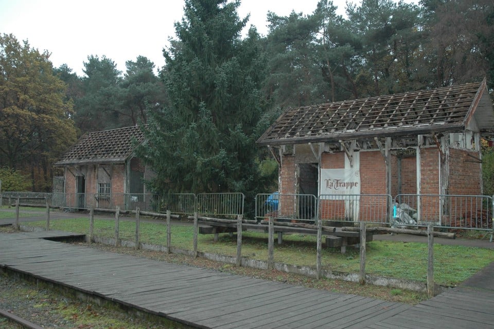In de seinhuisjes aan het station van Eisden worden vier trekkershutten  ingericht. 
