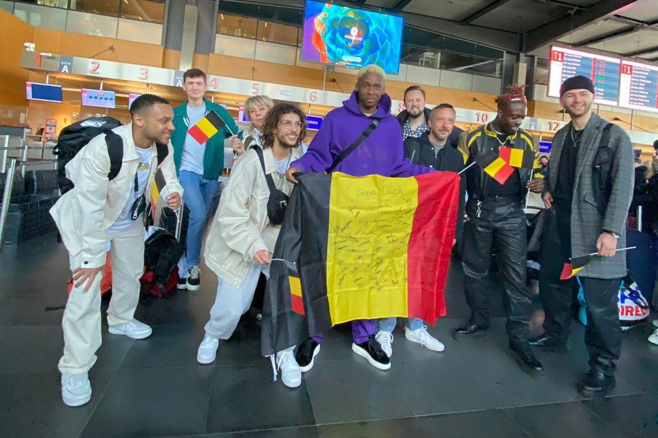 Jérémie Makiese vertrok maandag met zijn team naar het Eurovisiesongfestival in Turijn. 