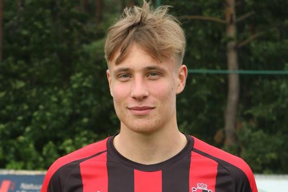 Noah Habraken nam twee van de drie goals van Hechtel voor zijn rekening.