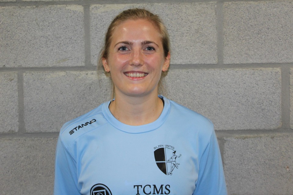 Emily Dirx was geod voor vijf doelpunten bij Bilzen B.
