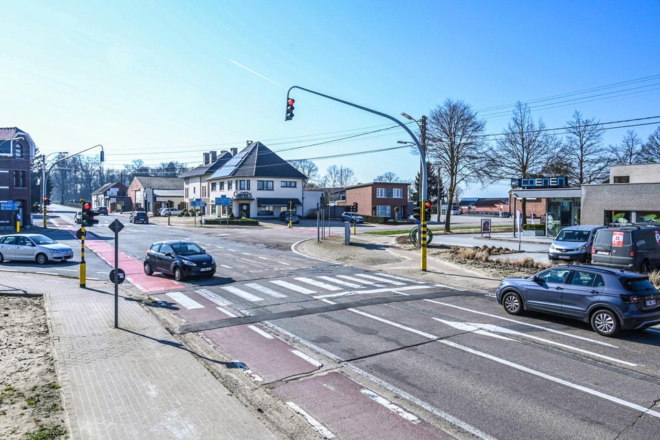 Maandag starten de voorbereidende werken aan de Steenweg in Alken. Het verkeer zal rekening moeten houden met vertragingen.