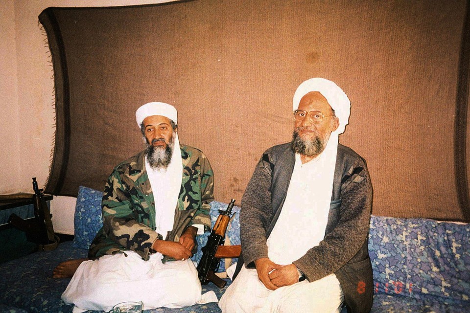 Osama bin Laden en Ayman al-Zawahiri in november 2001. 