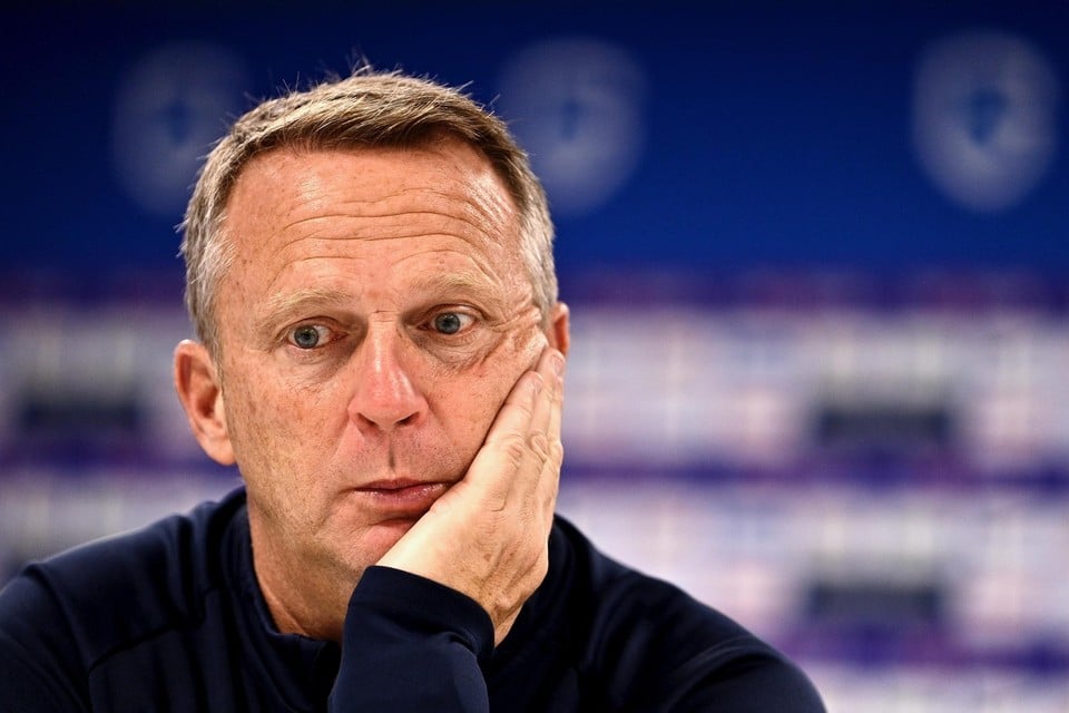 John van den Brom: “Bevestigen tegen Cercle Brugge.” 