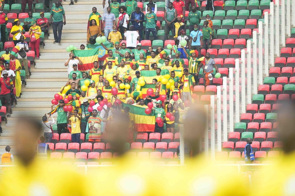 De stormloop werd veroorzaakt door mensen die het Olembe Stadium in Yaoundé (Kameroen) probeerden te bereiken. 