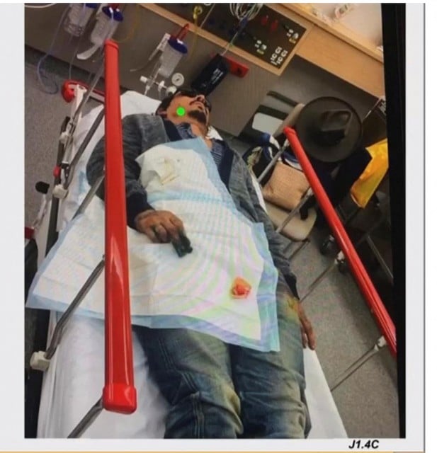 De foto van Depp op de spoeddienst. 