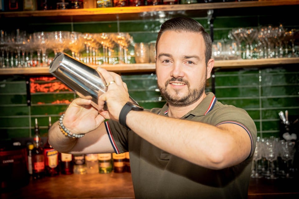 “We openen Bar Patron elke donderdag, vrijdag en zaterdag van 17 uur tot middernacht”, legt mede-eigenaar Jaimy Appermans uit. 