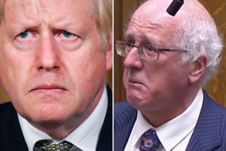 Links: Boris Johnson - rechts: een emotionele Jim Shannon, parlementslid voor de Noord-Ierse DUP 
