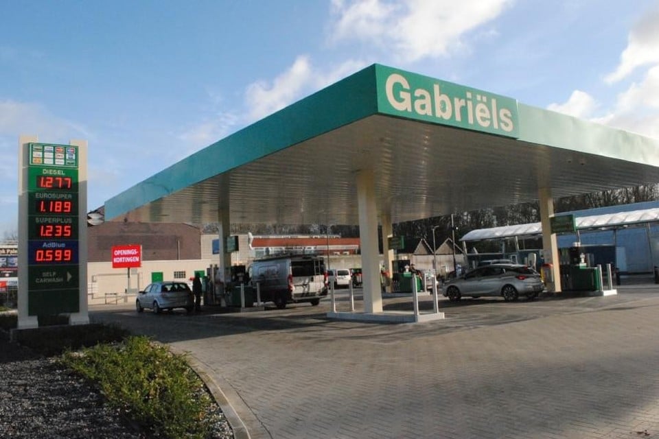 Gabriëls krijgt er een aantal tankstations van Comfort Energy bij. 
