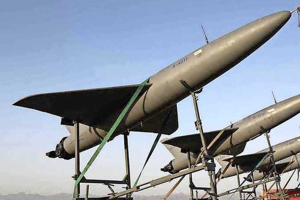 Iraanse kamikaze-drones in de Iraanse woestijn. 