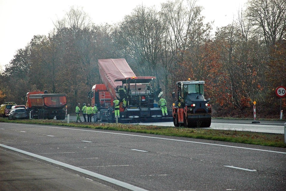 Het Agentschap Wegen en Verkeer is op de Noord-Zuidverbinding (N74) in Pelt gestart met verbeteringswerken aan het wegdek. 